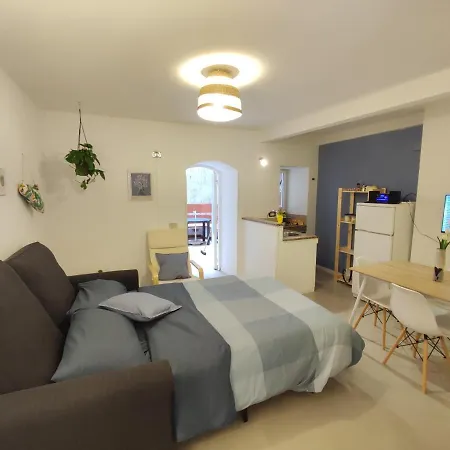 Apartment Loft Con Cortiletto - 100 Meters From The Beach *
