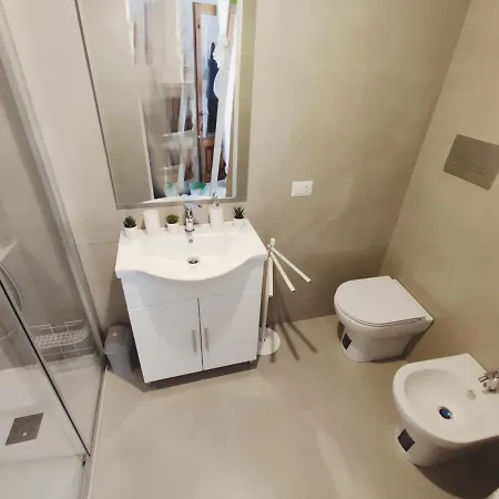 Apartment Loft Con Cortiletto - 100 Meters From The Beach *