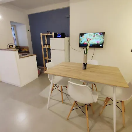 Loft Con Cortiletto - 100 Meters From The Beach Cefalu